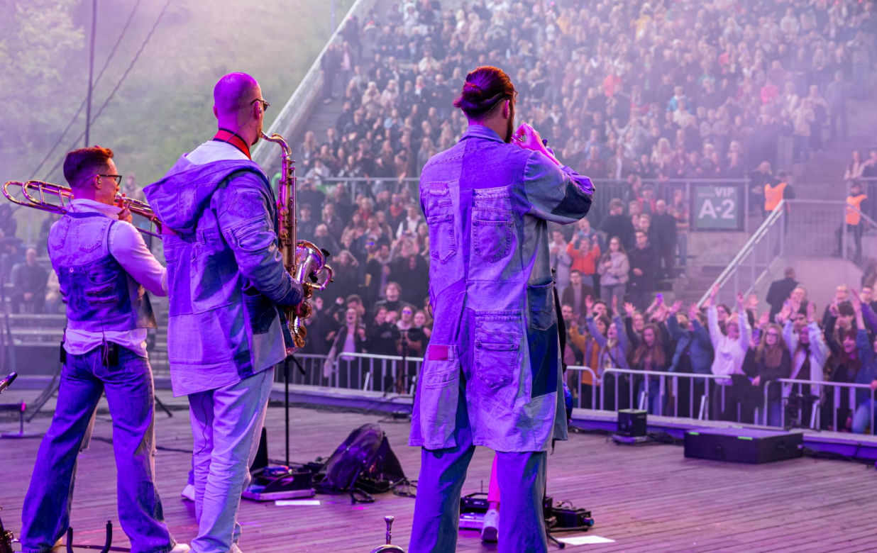 Juwenalia Kieleckie 2026. Kadzielnia oszalała! Enej i Golec uOrkiestra porwali tłumy na wielkim finale UJK