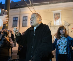 Tańczący protest pod krakowską kurią