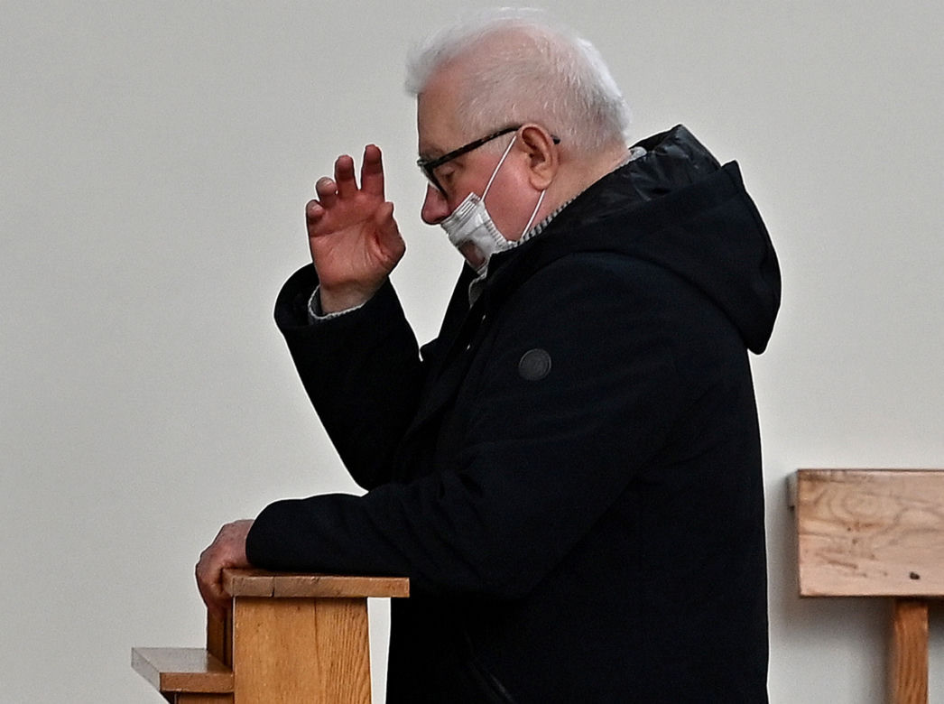 Lech Wałęsa na niedzielnej mszy