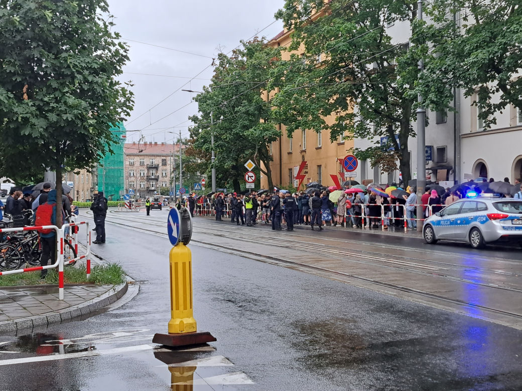 "Nigdy nie będziesz szła sama. Solidarnie z Joanna". Protest w Krakowie