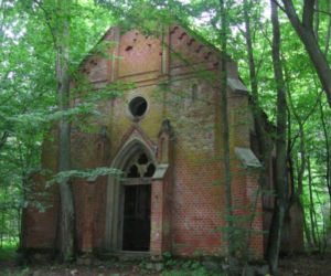 Gładysze. Kaplica ukryta w lesie 