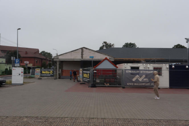 Spalił sklep zapalniczką. Zrównali pogorzelisko z ziemią, trwa odbudowa. Nowe ustalenia prokuratury
