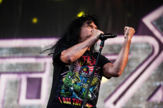 Scott Ian wspomina wyrzucenie wokalisty Joeya Belladonny ze składu Anthrax w latach 90. To była decyzja zespołu 