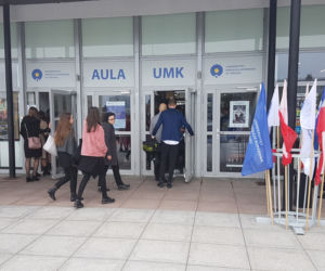 Uroczysta inauguracja UMK w Toruniu i... protest!