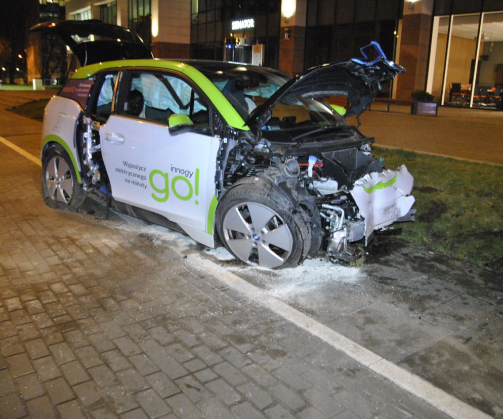 Pijany roztrzaskał BMW