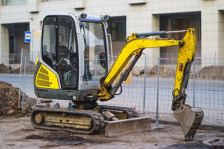 Ile kosztuje wynajem minikoparki w 2026 roku? Praktyczny przewodnik
