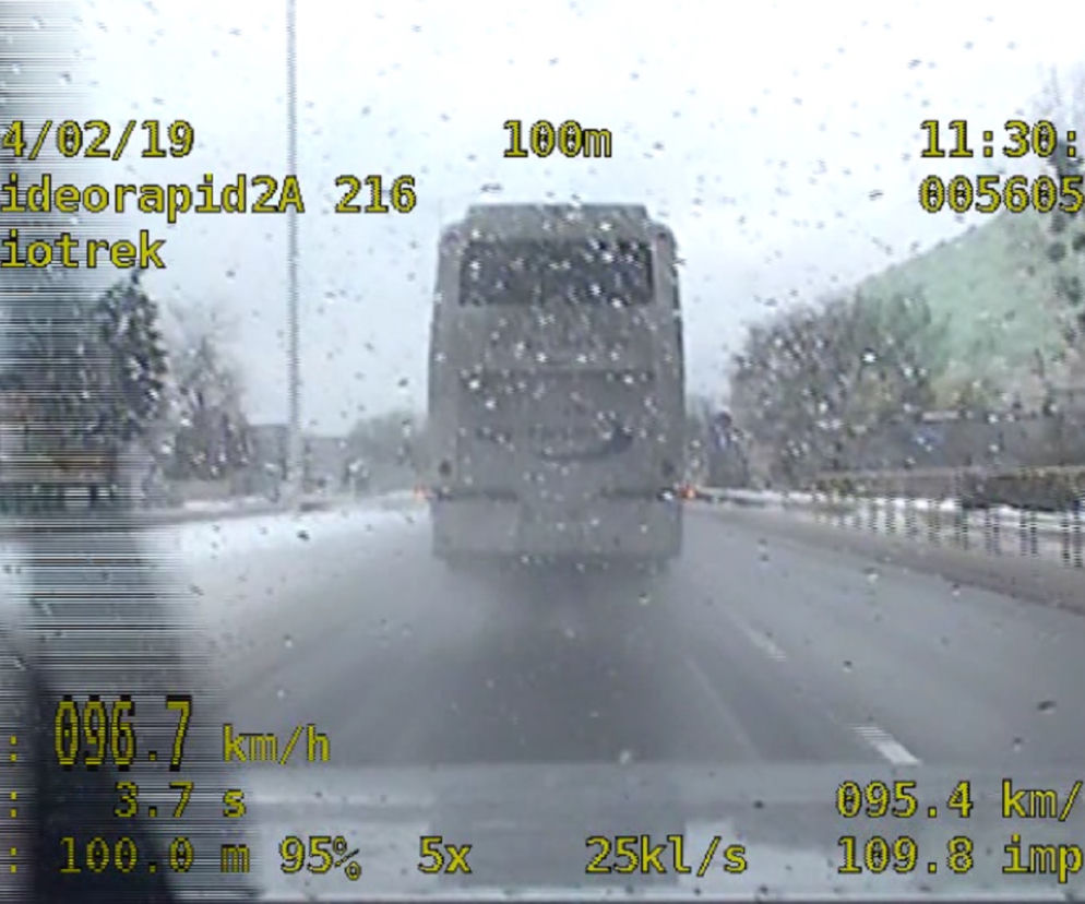 Kierowca autobusu jechał ponad 96 km/h w terenie zabudowanym!