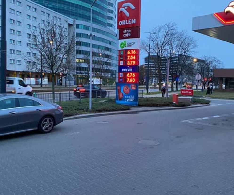 Zmiany na stacjach. Od dziś tańsze paliwo! Sprawdzamy, jak wygląda sytuacja w Warszawie