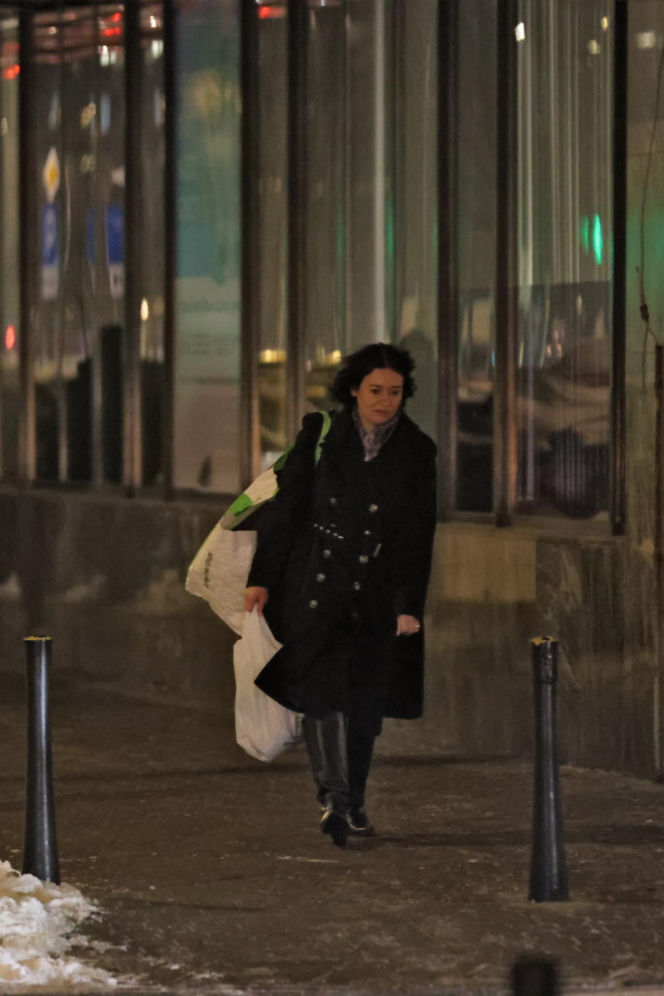 Anna Maria Żukowska buszuje w kwiatach