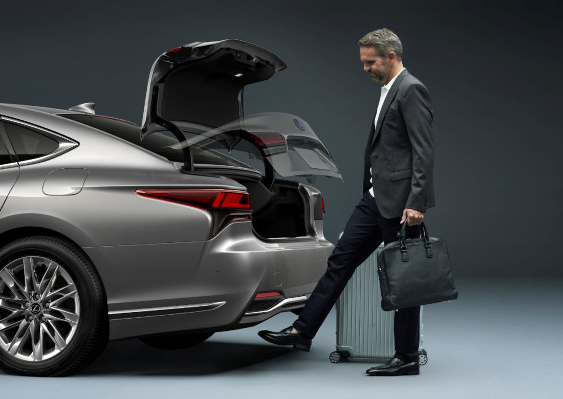 (2021) Lexus LS po liftingu
