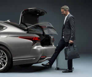 (2021) Lexus LS po liftingu