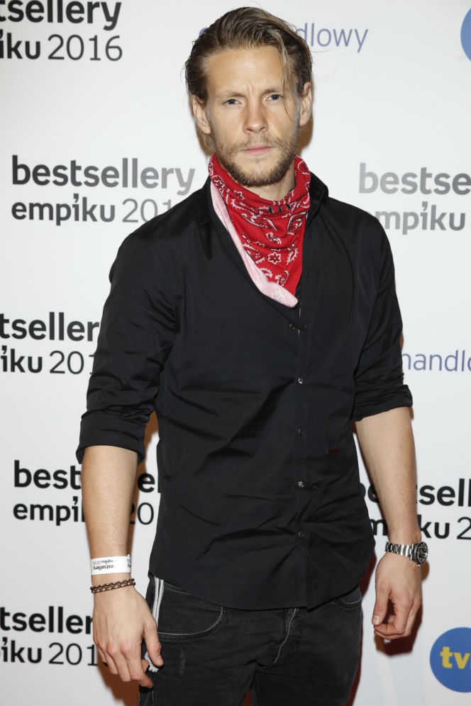 Sebastian Fabijański przeszedł ogromną metamorfozę. Kiedyś twardziel, dziś podbija taneczny parkiet