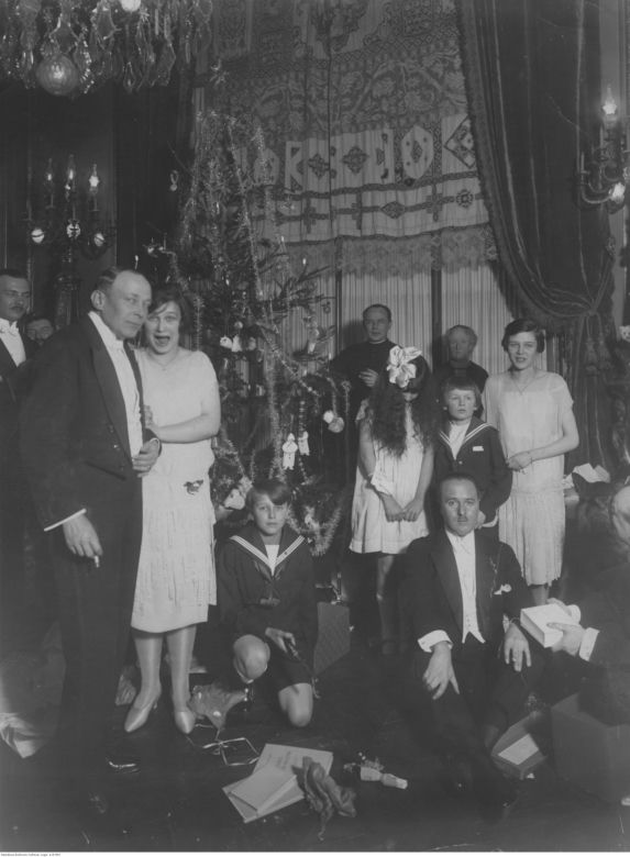 Wigilia w Ambasadzie RP w Paryżu 12 grudnia 1926 r.