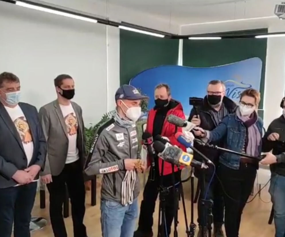 Piotr Żyła uroczyście przywitany w Wiśle.Skakałem tam tak jak Adam Małysz [WIDEO]
