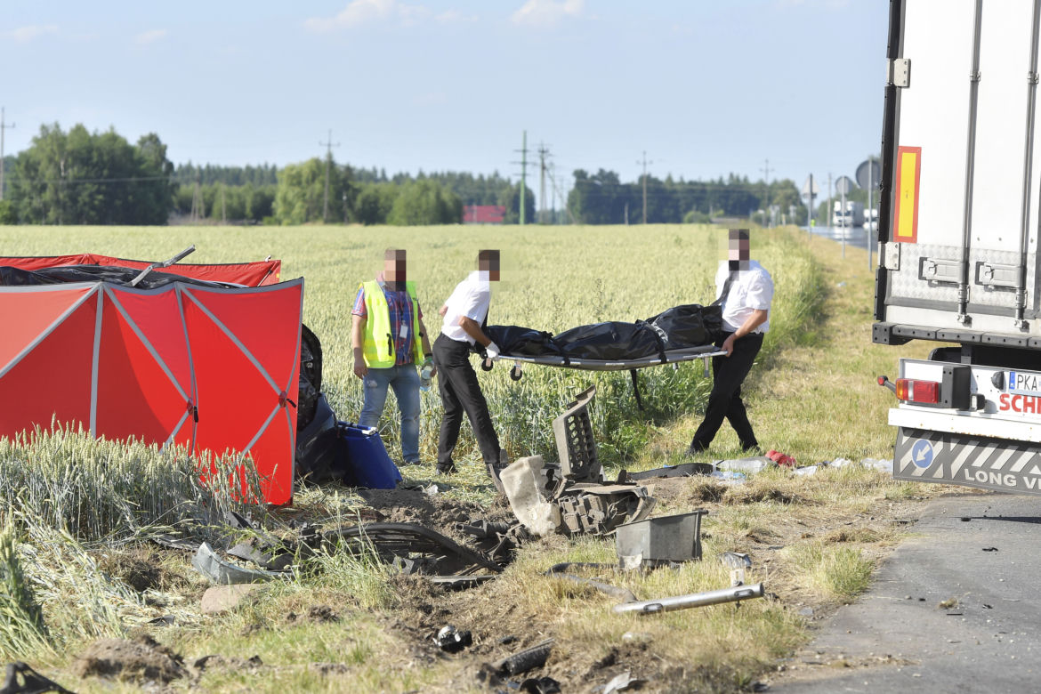 Znak "stop" stanął na skrzyżowaniu śmierci. Minął rok od potwornej tragedii w Elżbietowie