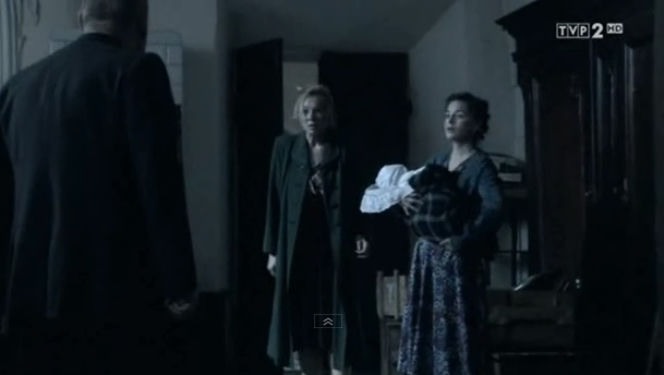 Czas honoru Powstanie odc. 8. Emilia (Sonia Bohosiewicz), Lena (Agnieszka Więdłocha)