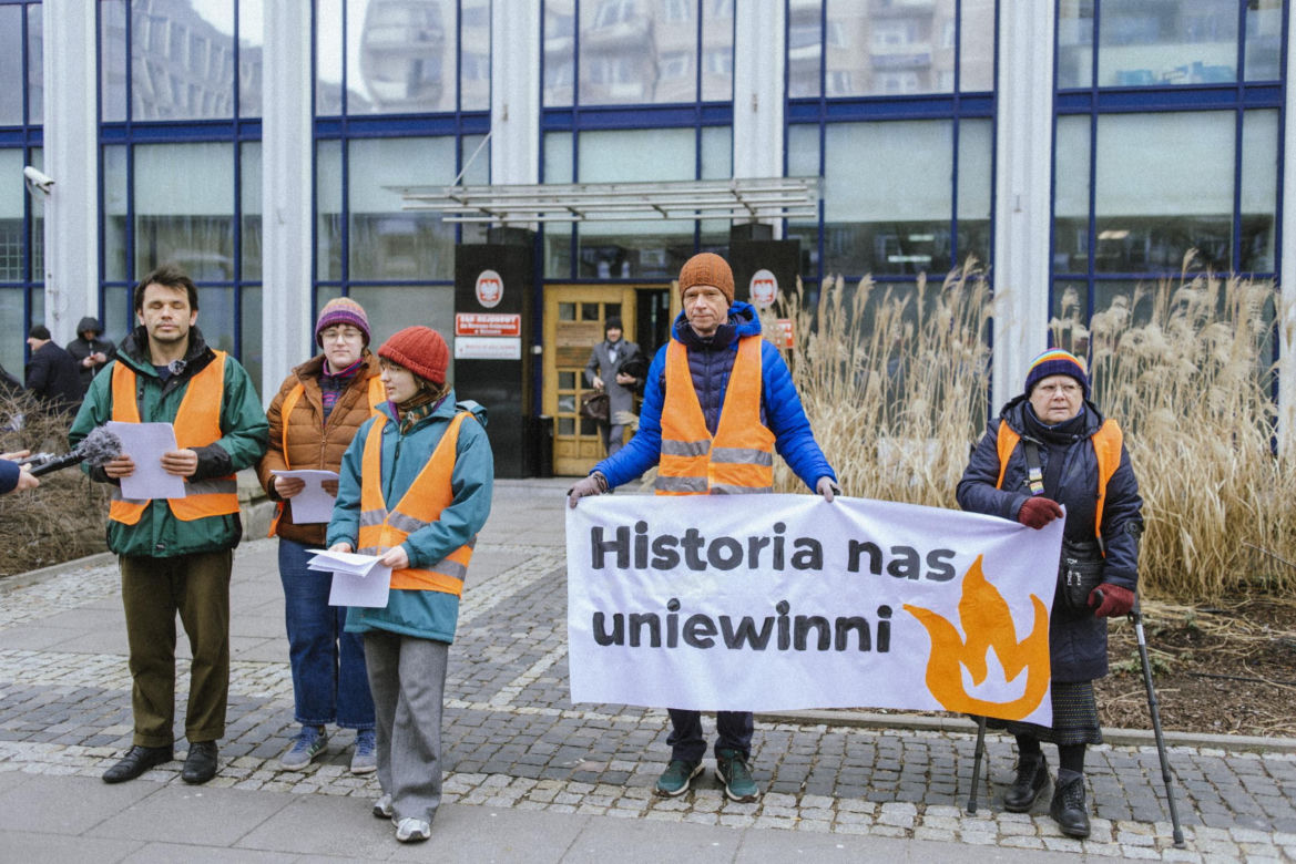 Kilkudziesięciu aktywistów stanie przed sądem. Ostatnie Pokolenie szykuje się na procesy za blokady warszawskich ulic