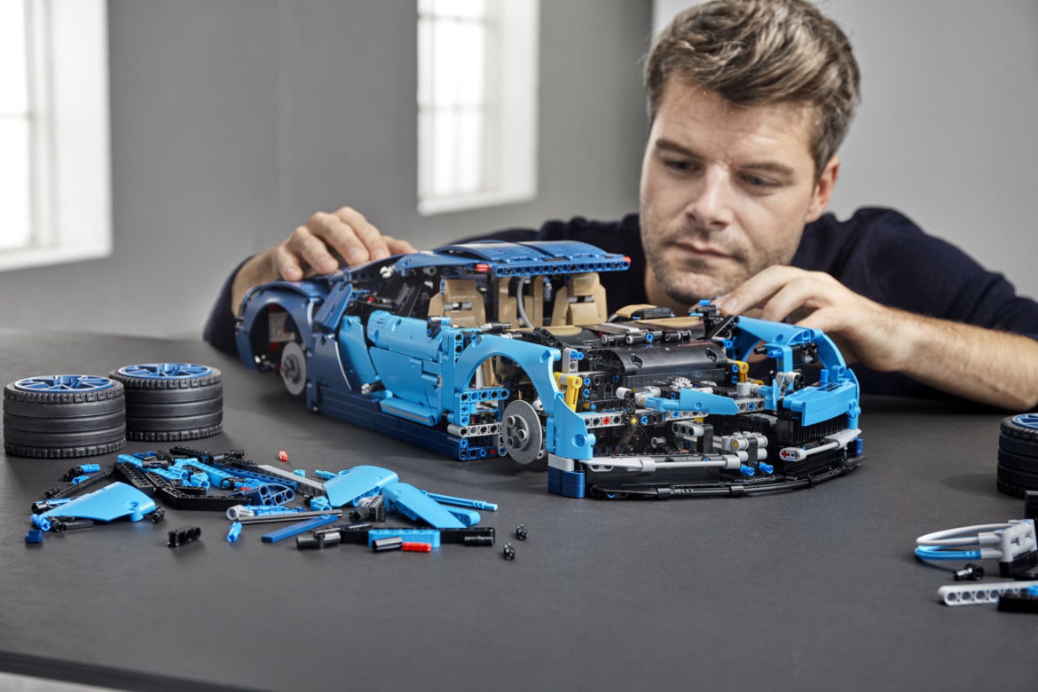 Bugatti Chiron z klocków LEGO