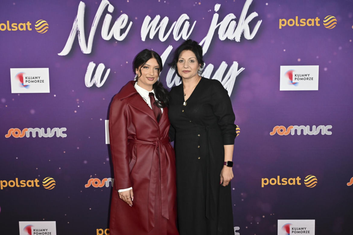 Viki Gabor w za dużym płaszczu, Halina Mlynkova w serwetce i skromniutka Doda