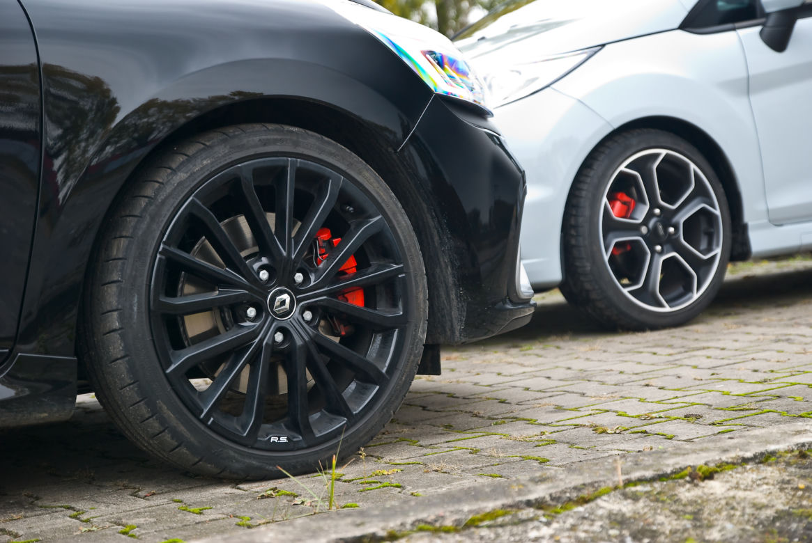 Ford Fiesta ST200 Renault Clio RS Trophy