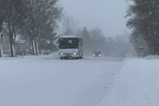 Tysiące odbiorców bez prądu. Energetycy mają problem z dojazdem do miejsc awarii