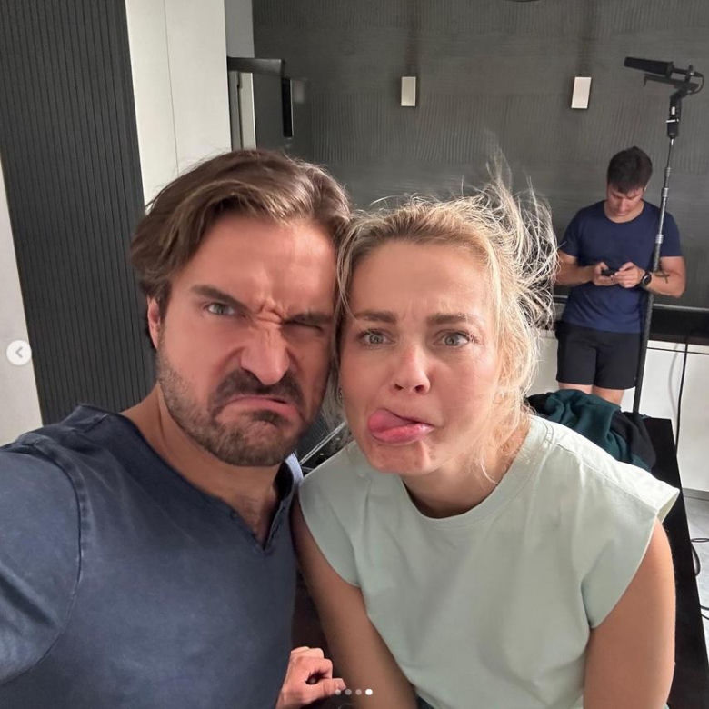 Przyjaciółki 22 sezon na planie: Inga (Małgorzata Socha), Borys (Piotr Stramowski) 