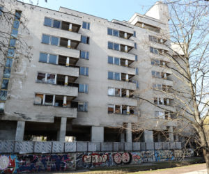 Zamalowali flagi Polski i Ukrainie w Szpiegowie. Tajemnicza akcja przy Sobieskiego 100