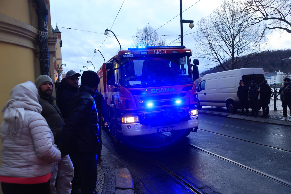 Strzelanina na uniwersytecie w centrum Pragi. Są ofiary śmiertelne! 