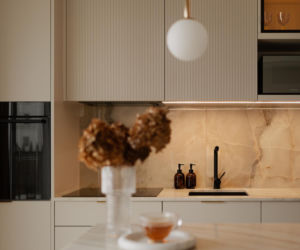 Soft minimalizm w gdyńskim apartamencie - projekt Agata Piltz