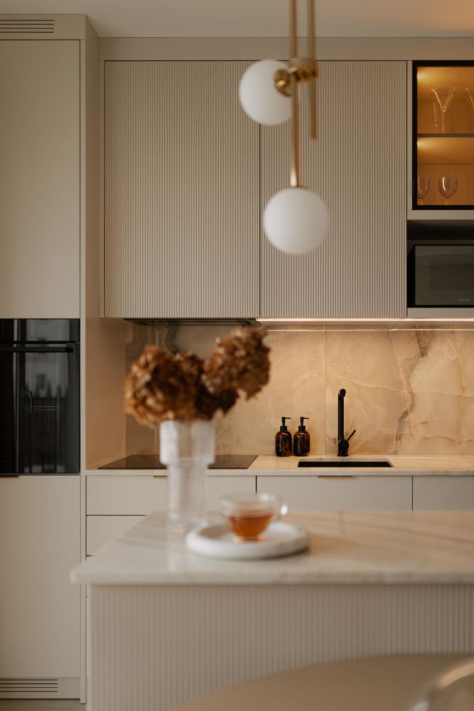 Soft minimalizm w gdyńskim apartamencie - projekt Agata Piltz