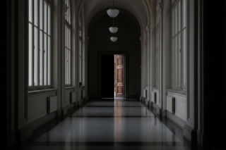 Księżniczki Beatrice i Eugenie nie pojawią się na ważnej uroczystości. Czy to symboliczny koniec?