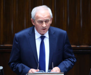 Syn ministra zaatakował siekierą sąsiadów