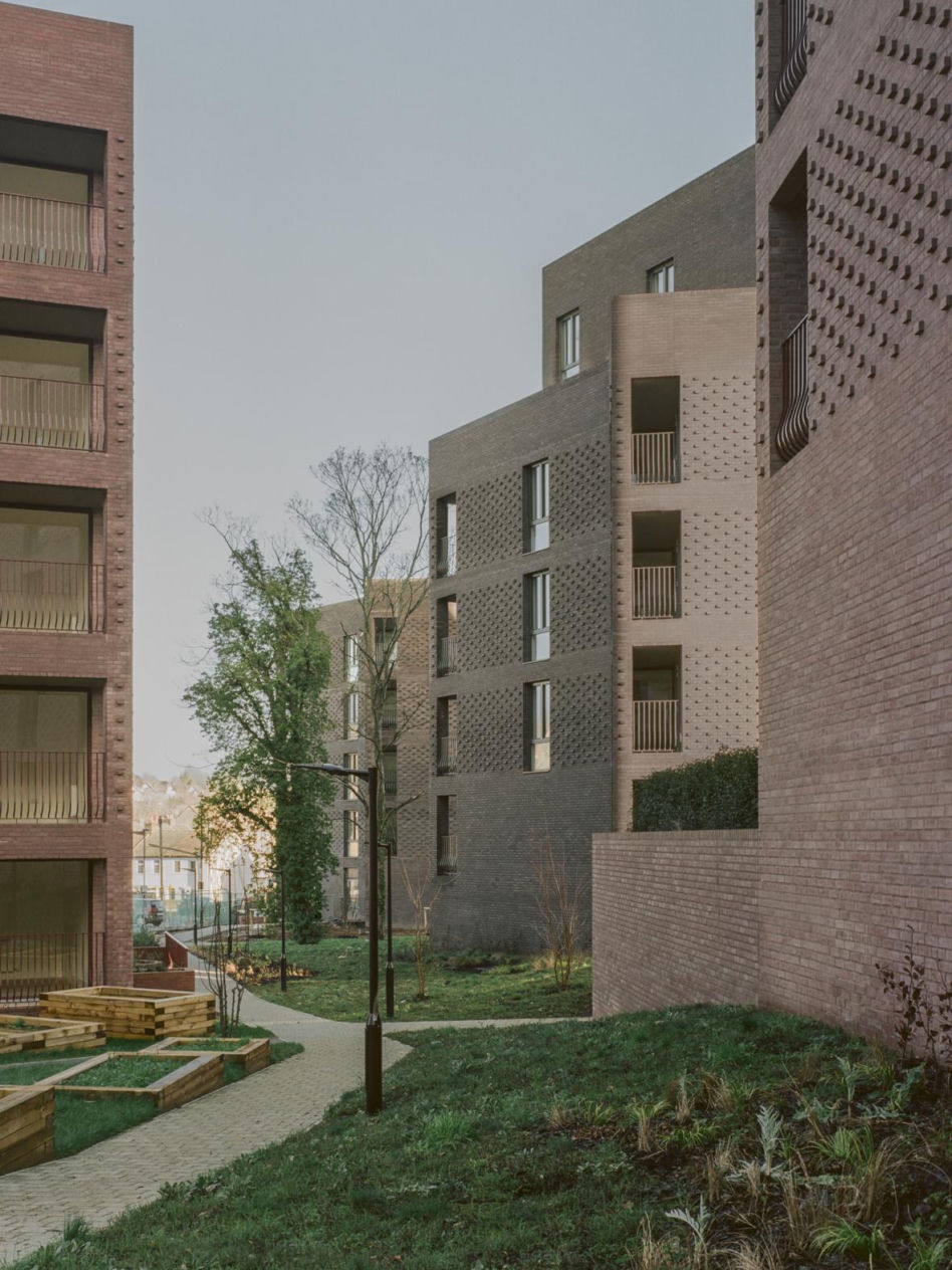 RIBA Stirling Prize 2026 dla osiedla ze 157 mieszkaniami