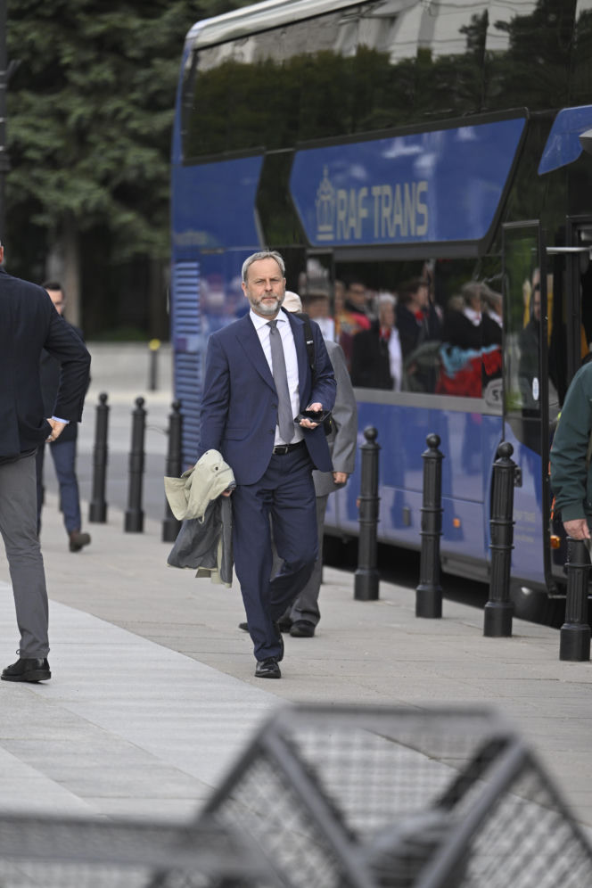 Politycy PiS jadą na wyjazdowe posiedzenie klubu