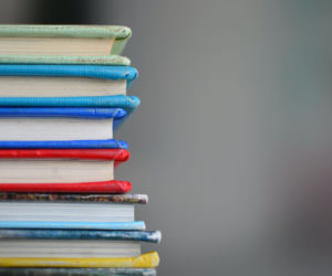 Przeprowadzka: jak spakować książki i gazety?