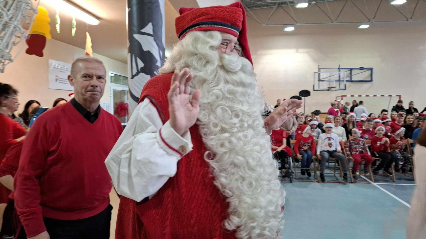 Mikołaj z Rovaniemi odwiedził uczniów Szkoły Podstawowej Specjalnej nr 19
