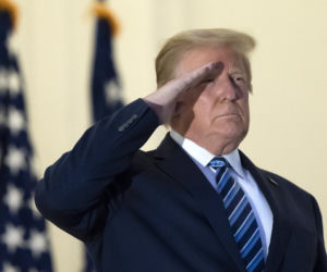 Donald Trump po wyjściu ze szpitala: Nie bójcie się wirusa!