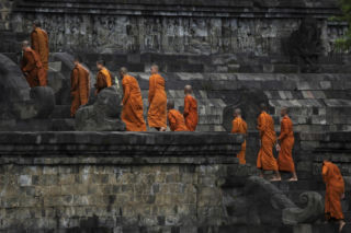 Mnisi zatrzymani na lotnisku na Sri Lance. W bagażach mieli 110 kg marihuany