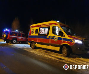 Karetka NIE PRZEDARŁA się przez zaspy. Ratownicy ruszyli w ciemny las. Dramatyczna akcja w Beskidzie Sądeckim