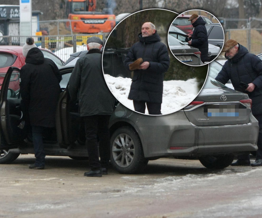 Macierewicz wciąż bez prawa jazdy