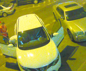 Brutalny atak na młodą parę w centrum. Rozpoznajecie tych mężczyzn?