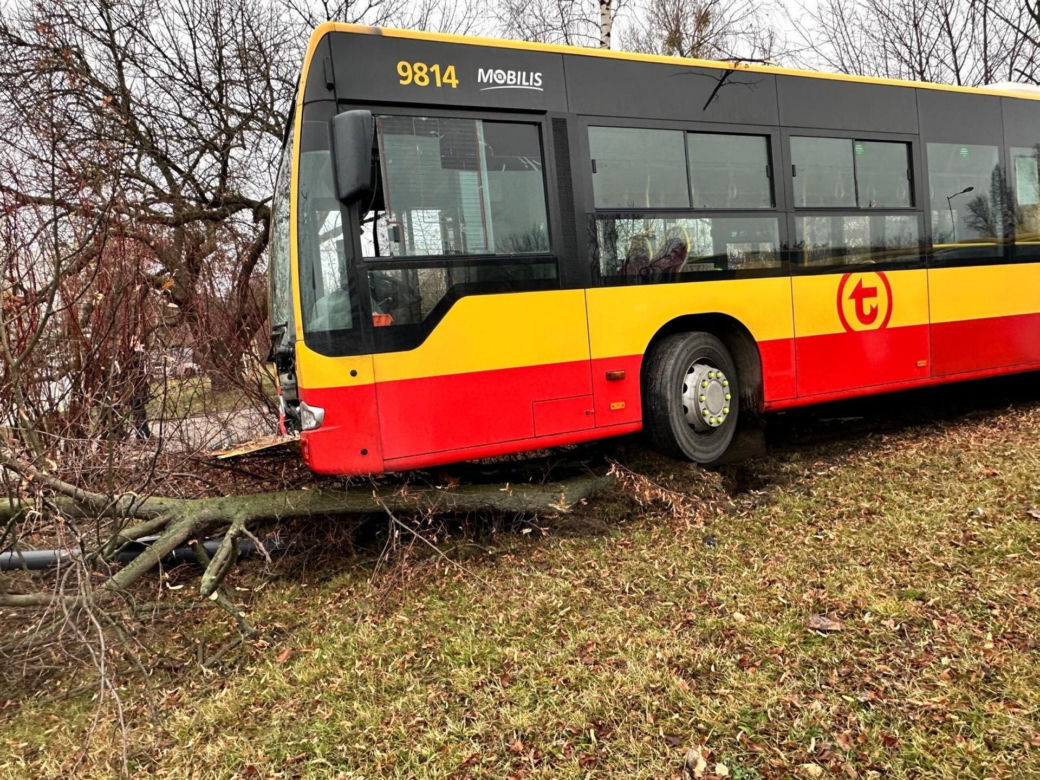 Wypadek autobusu na Ursynowie