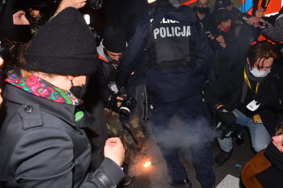Manifestacja przed siedzibą MEN
