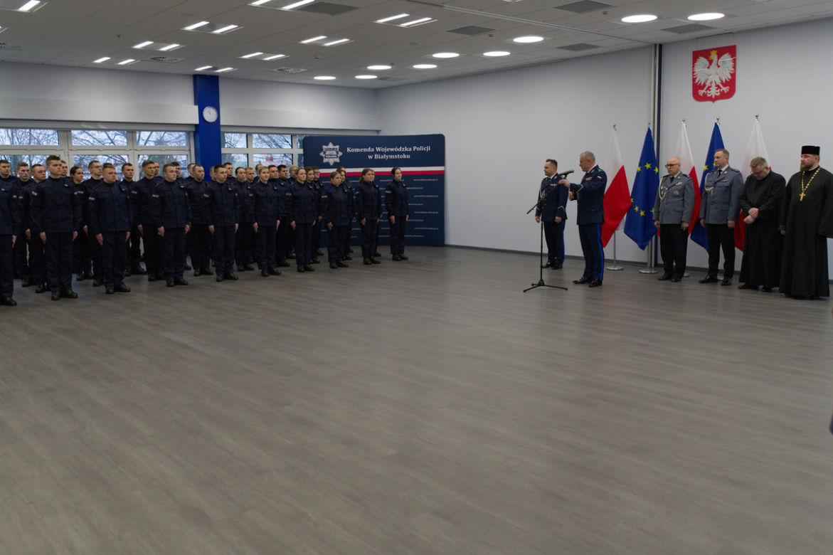 Nowi policjanci w KMP w Białymstoku. Uroczyste ślubowanie