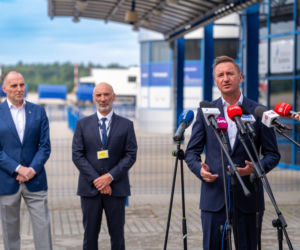 Nowa tymczasowa hala przylotów na lotnisku w Goleniowie