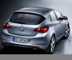 Opel Astra IV