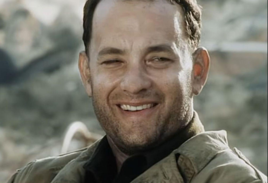 Ta poruszająca scena z "Szeregowca Ryana" to dzieło przypadku. Tom Hanks nie miał pojęcia, co powie Matt Damon