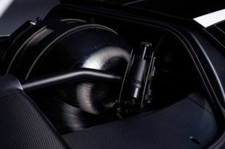 Latająca Tesla stała się rzeczywistością? Roadster wykonał niezwykły manewr