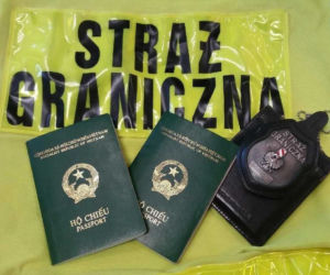 Przemycali cudzoziemców przez granicę