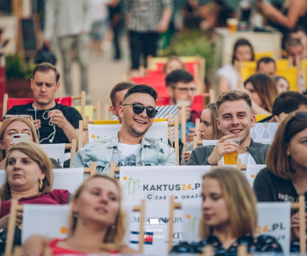Kino plenerowe w Białymstoku w ramach Streat Food Młynowa